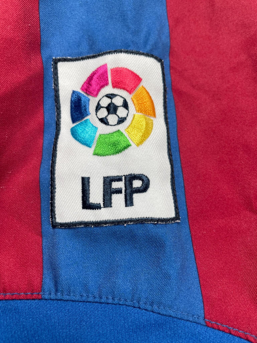 2005/6 Barcelona Ronaldinho #10 Home Shirt (M)