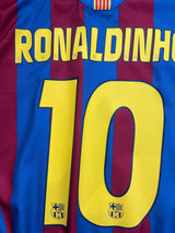 2005/6 Barcelona Ronaldinho #10 Home Shirt (M)