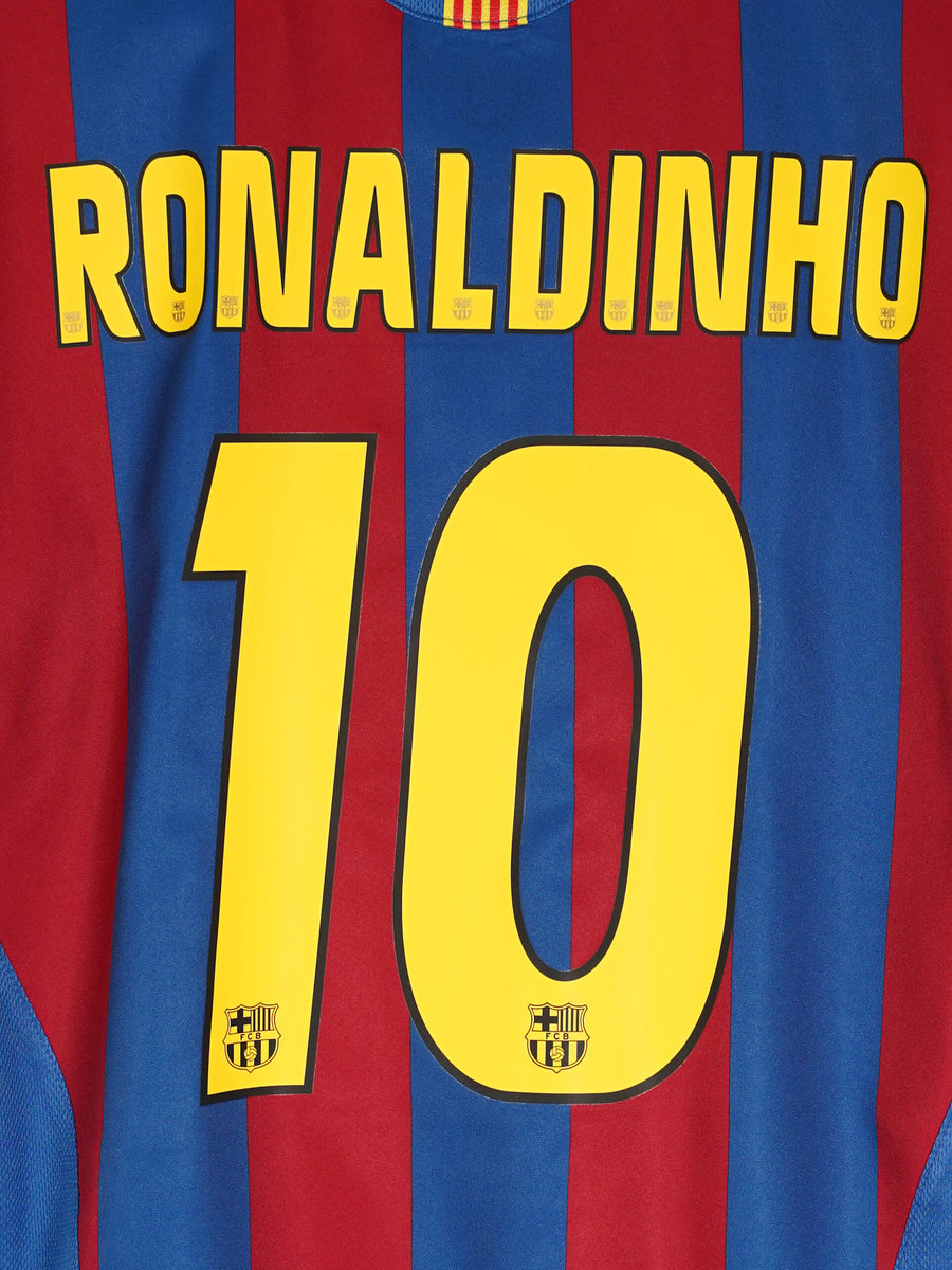 2005/6 Barcelona Ronaldinho #10 Home Shirt (XL)