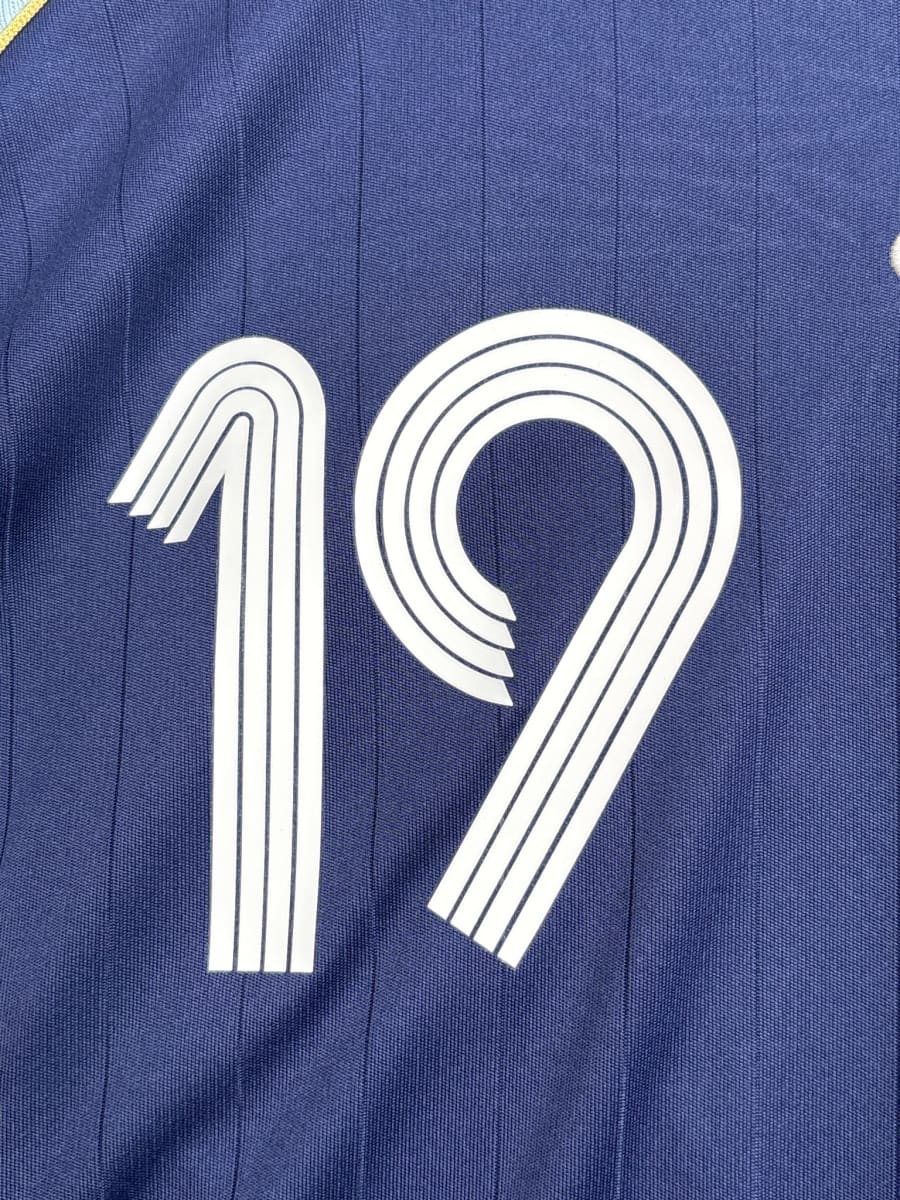 2006/07 Argentina Messi #19 Away Shirt (M)