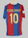 2006/07 Barcelona Ronaldinho #10 Home Shirt (M) Nike