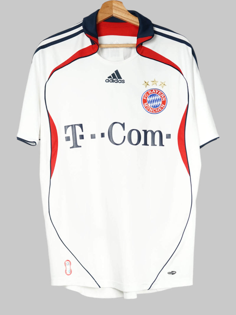 2006/07 Bayern Munich Van Bommel #17 Away Shirt (M)