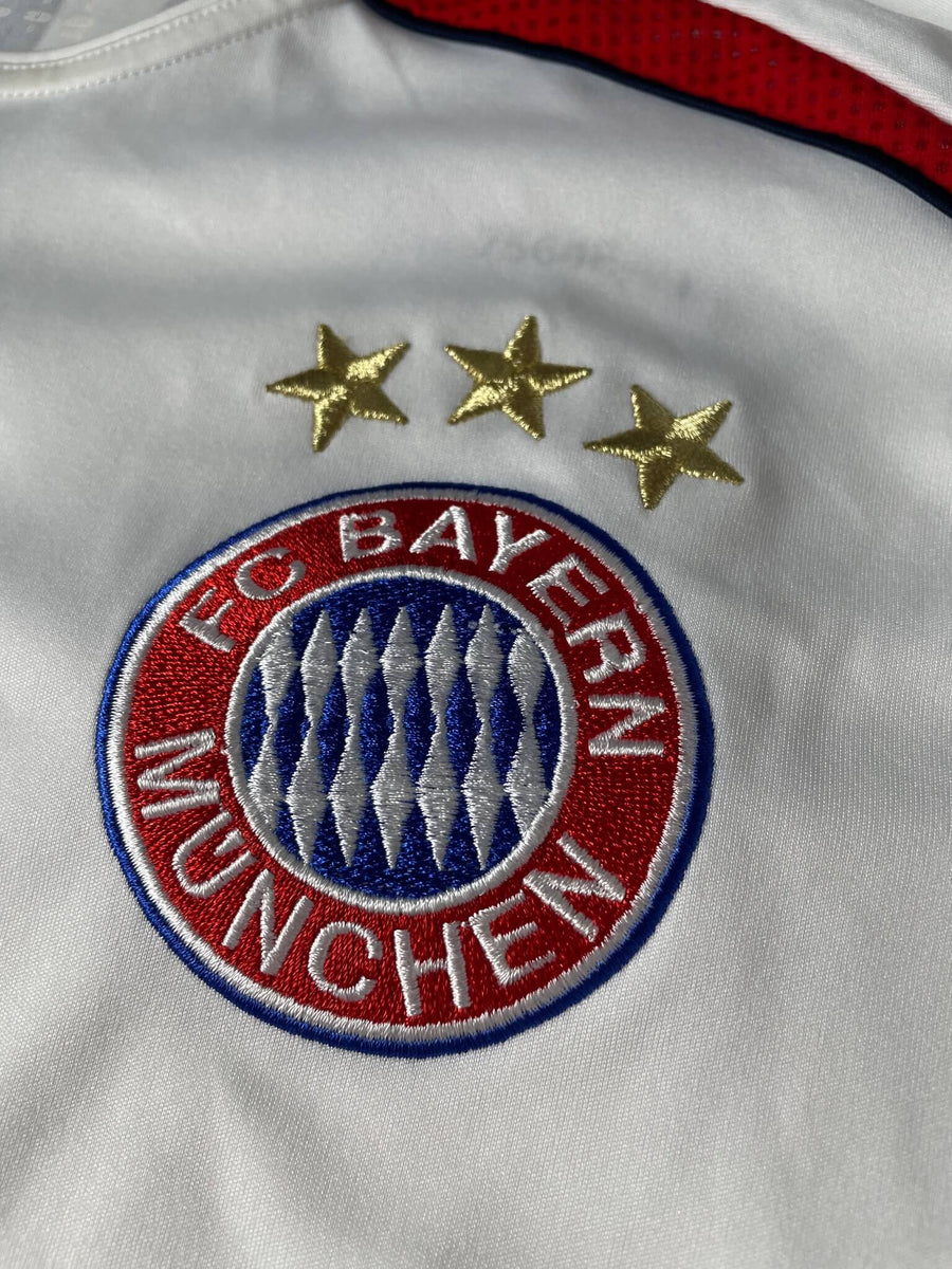 2006/07 Bayern Munich Van Bommel #17 Away Shirt (M)