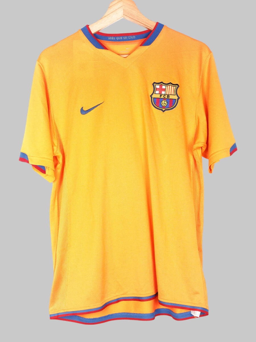 2006/7 Barcelona Messi #19 Away Shirt (M)