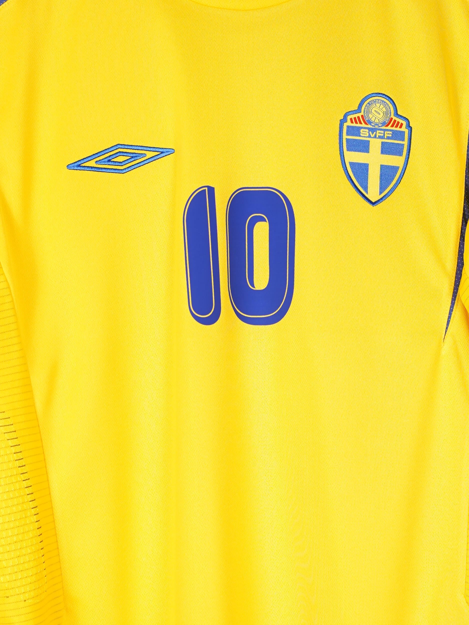2006/7 Sweden Ibrahimovic #10 Home Shirt (L) | First11