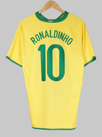 2008/9 Brazil Ronaldinho #10 Home Shirt (M)