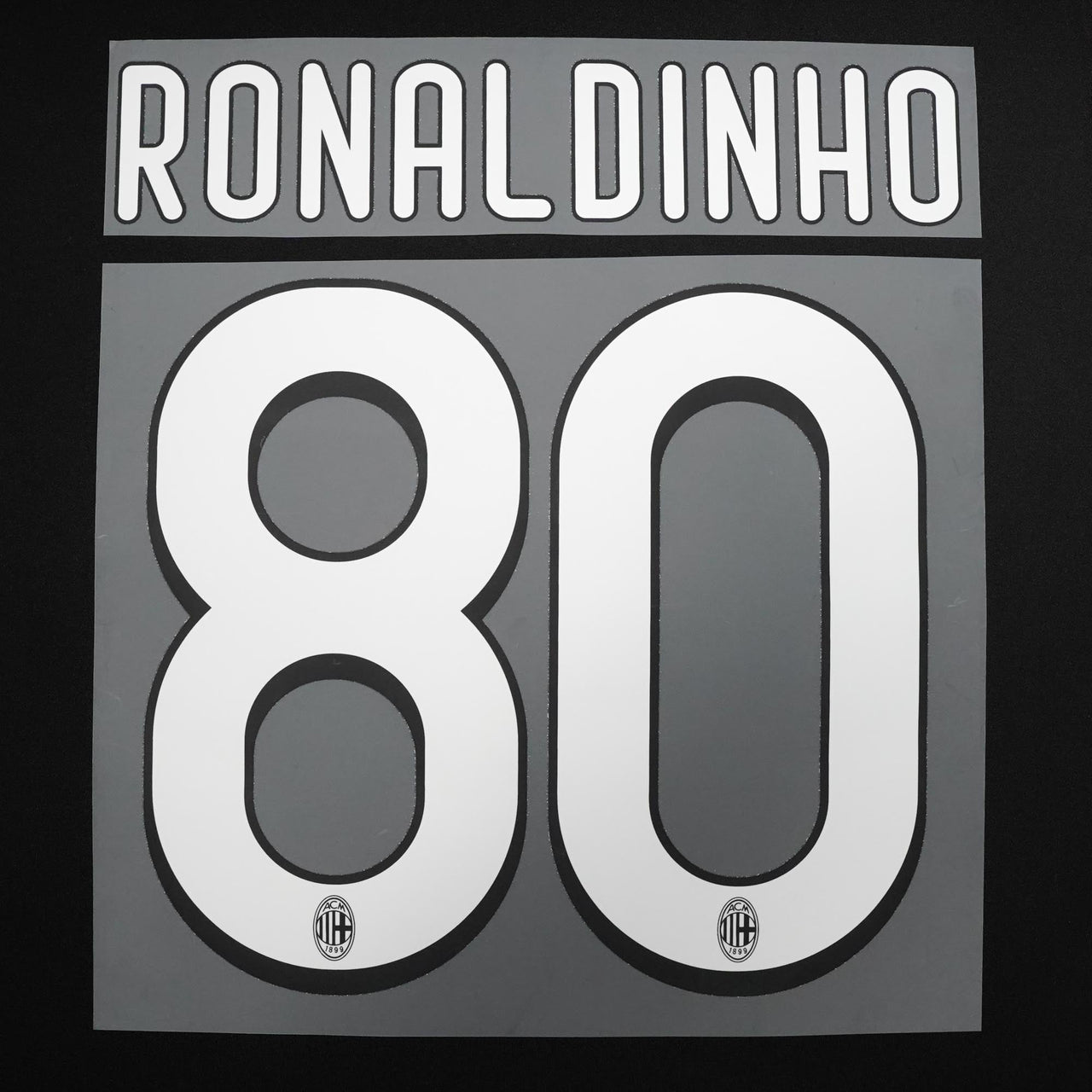 2009 - 10 AC Milan Home/Third Name Set Ronaldinho 80 (Repro)