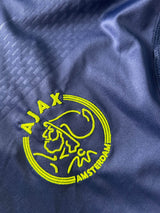 2010/11 Ajax Suarez #16 Away Shirt (M)