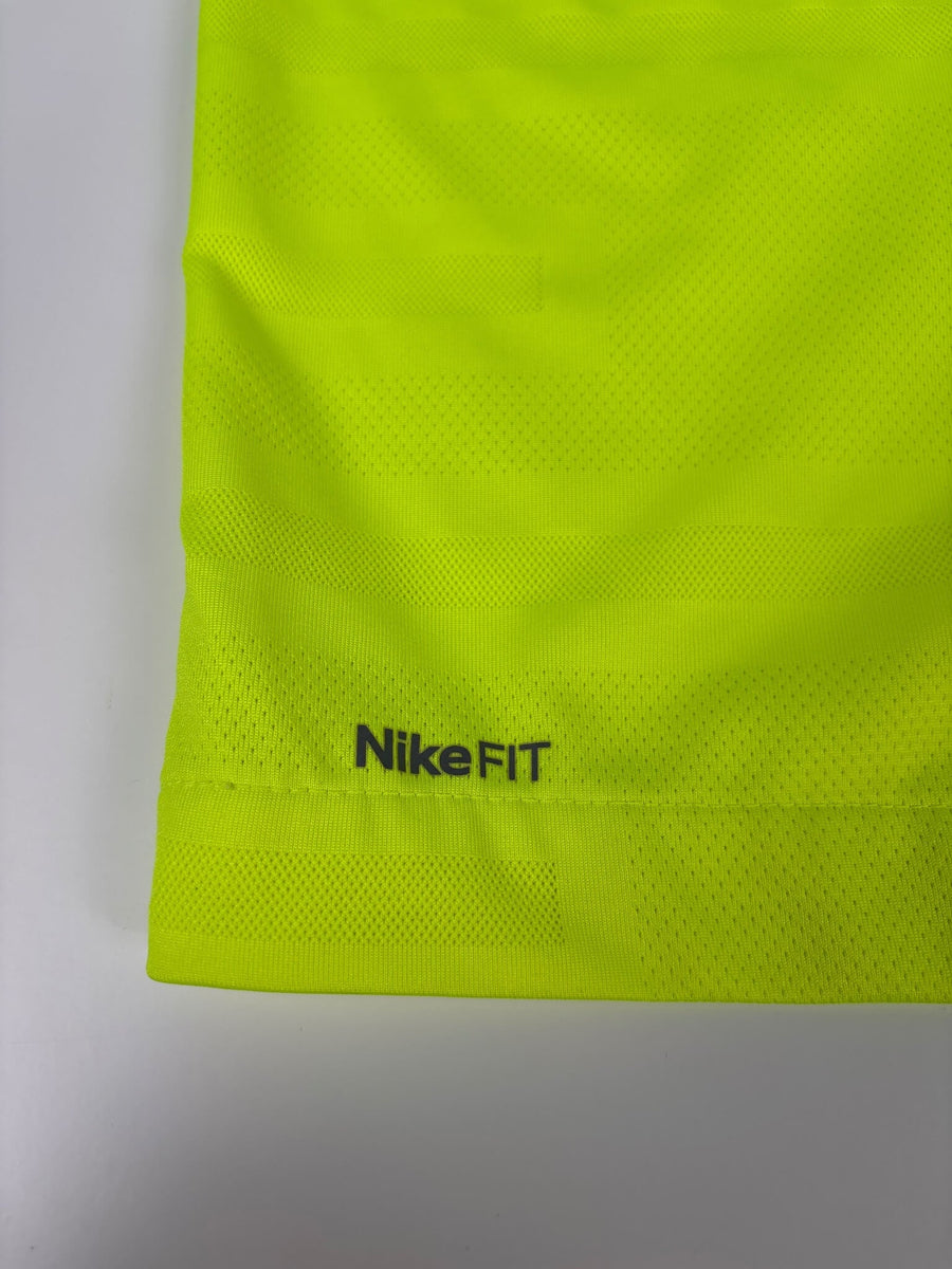 2010/11 Barcelona Training Shirt (L)