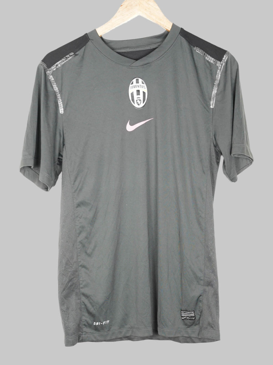 2011/12 Juventus Training Shirt (S)