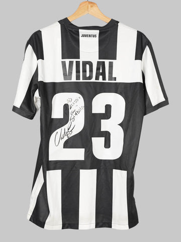 2012/13 Juventus Home Shirt Signed Vidal #23 (M)