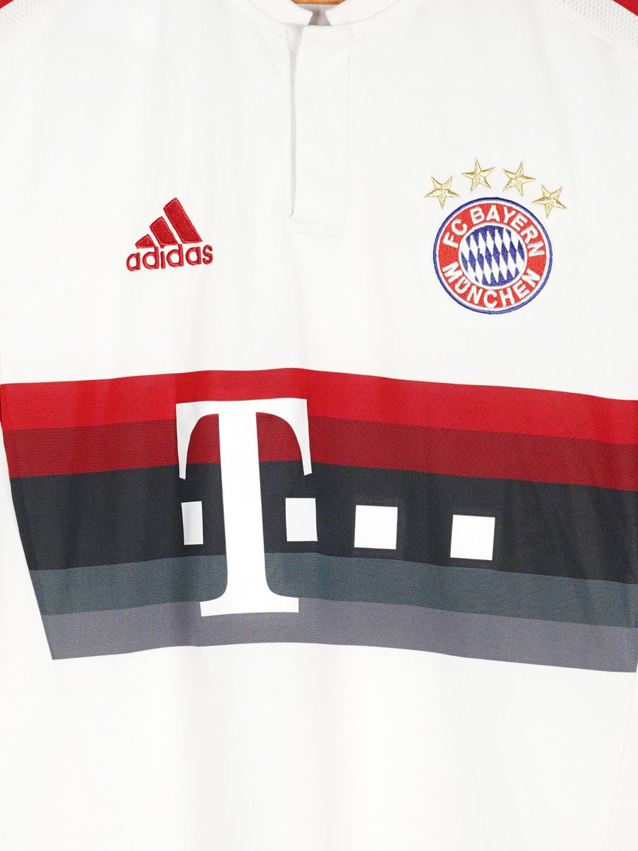 2015/16 FC Bayern München Away Shirt (M)