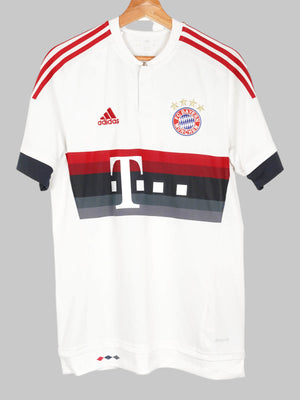 2015/16 FC Bayern München Away Shirt (M)