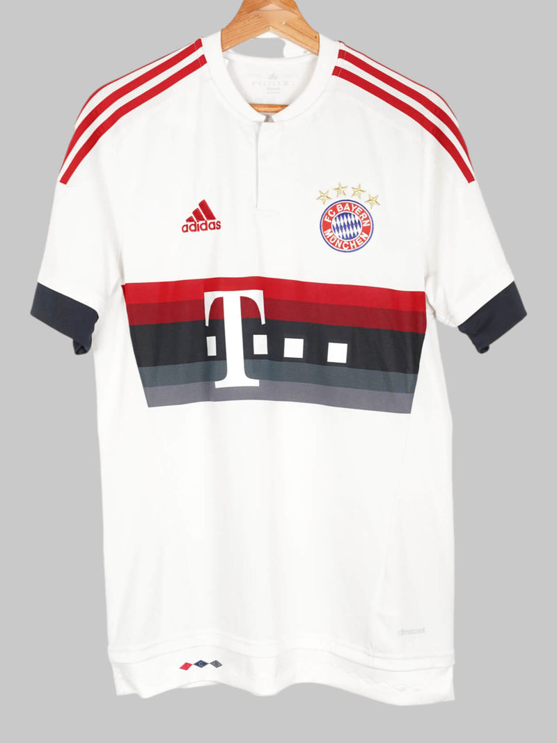 2015/16 FC Bayern München Away Shirt (M)