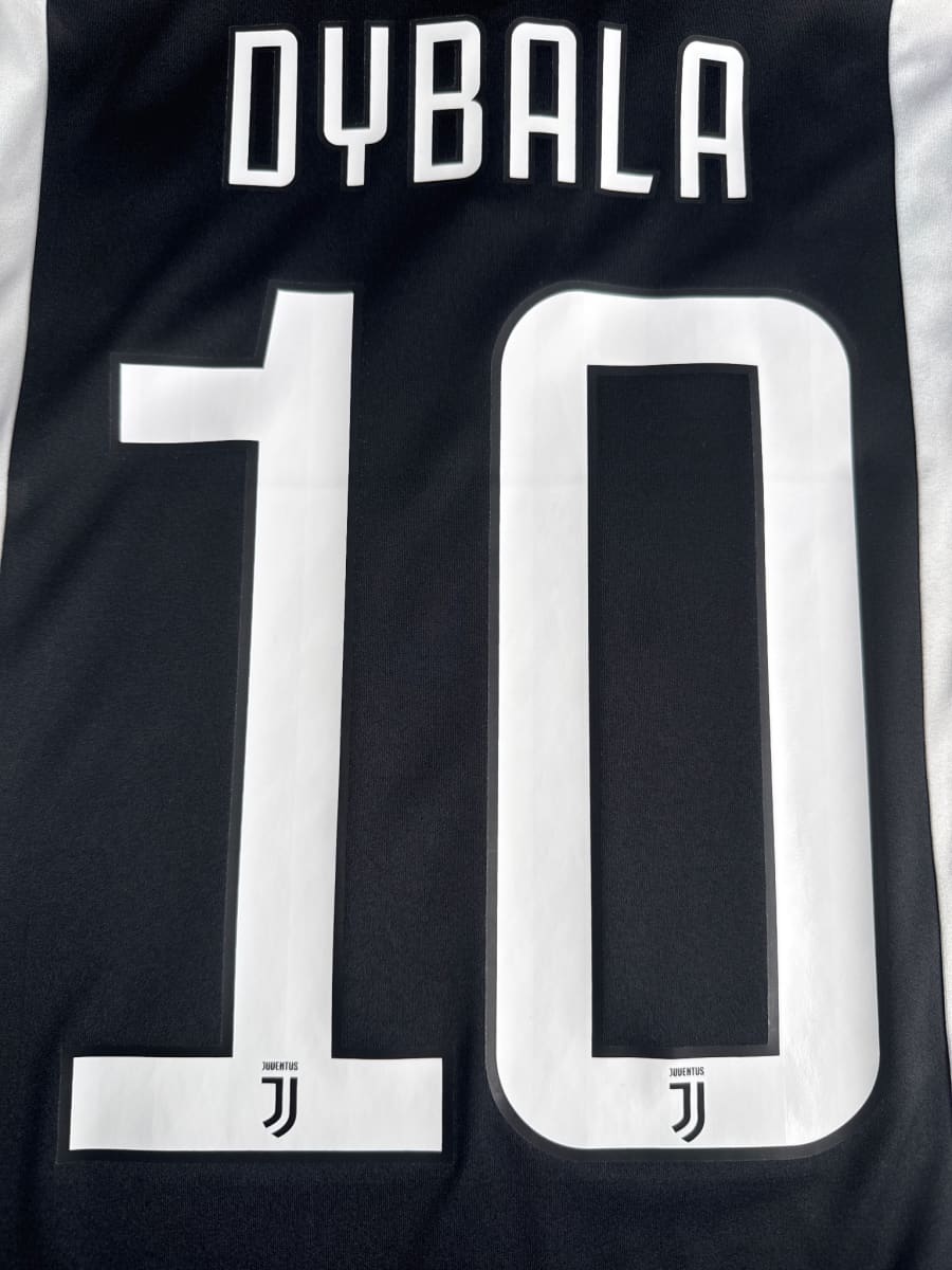 2017/18 Juventus Dybala #10 Home Shirt (L)