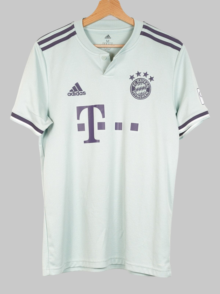 2018/19 Bayern Munich James #11 Away Shirt (M)
