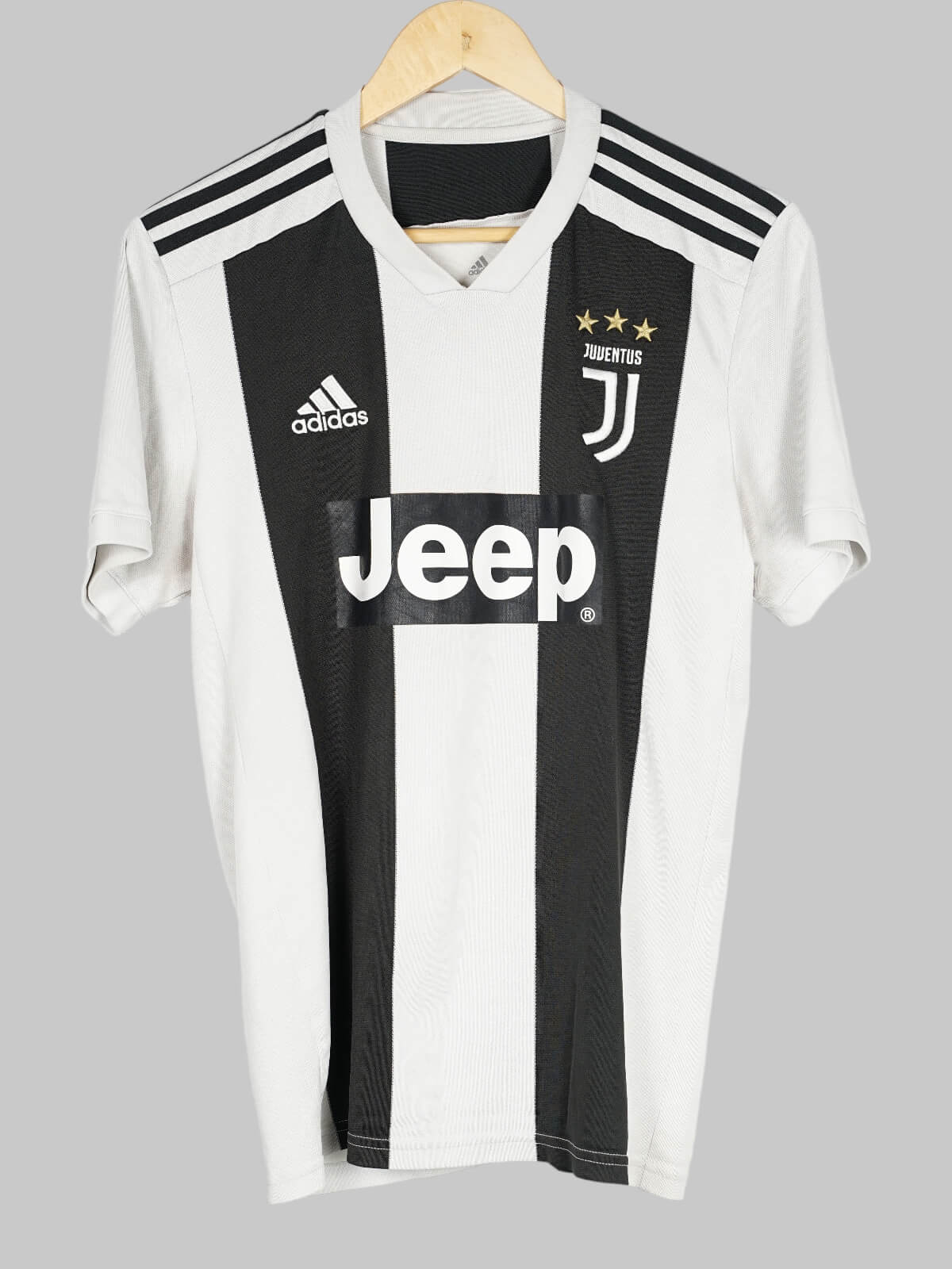 2018/19 Juventus Ronaldo #7 Home Shirt (M) Adidas | First11