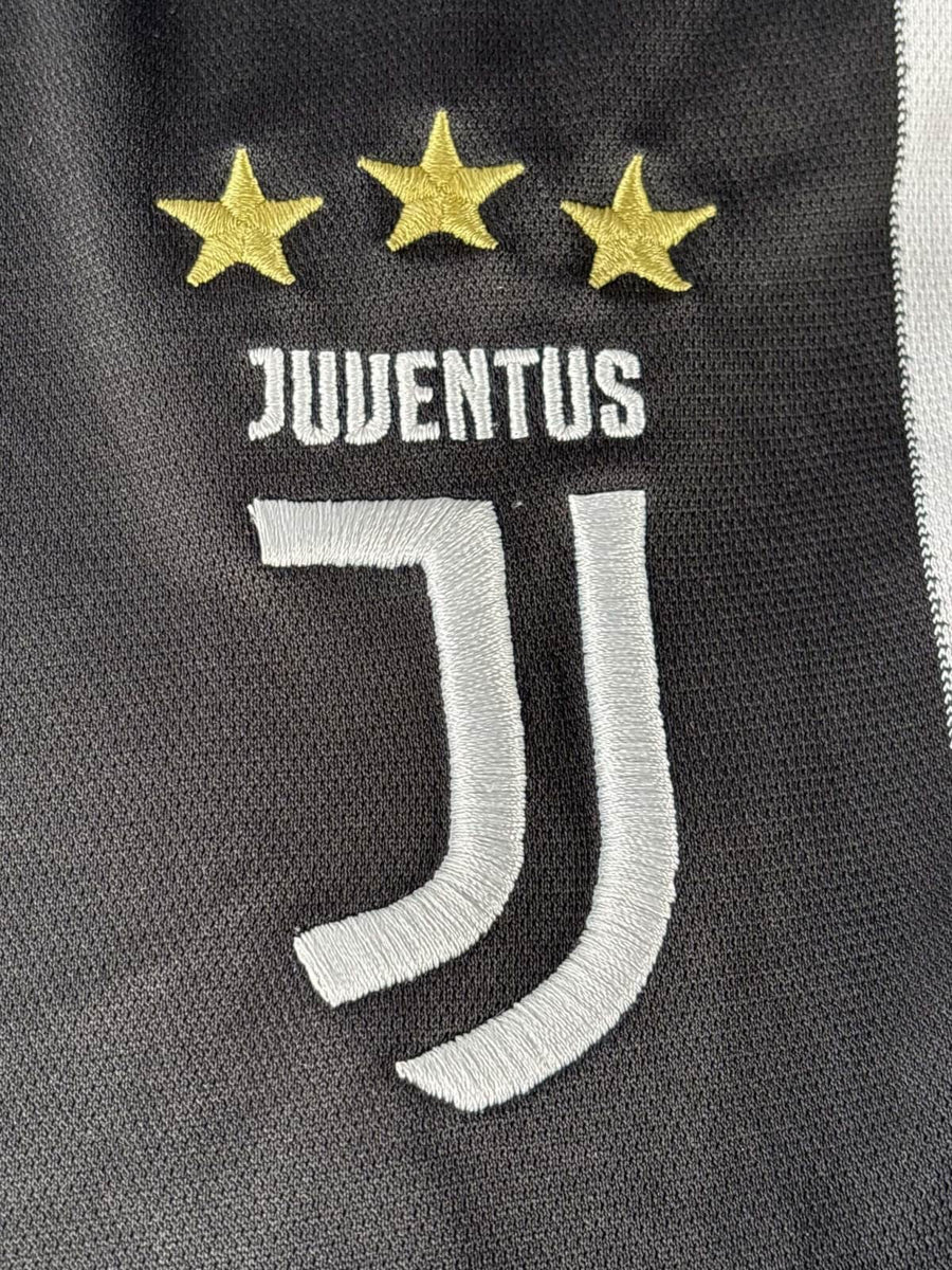 2018/19 Juventus Ronaldo #7 Home Shirt (M)