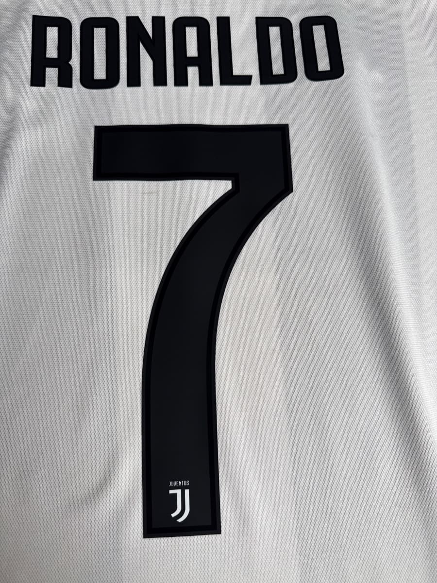 2018/19 Juventus Home Shirt (M)