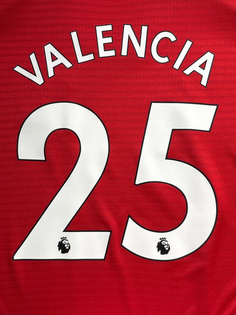 2018/19 Manchester United Valencia #25 Home Shirt (L)