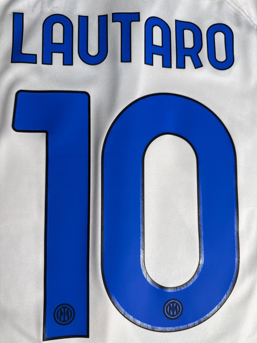 2023/24 Inter Milan Lautaro #10 Away Shirt (M)