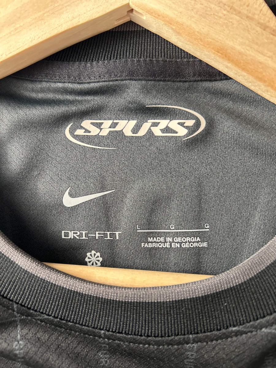 2025/26 Tottenham Van de Ven #37 Away Shirt (L)
