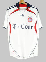 2006/07 Bayern Munich Van Bommel #17 Away Shirt (M)