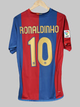 2006/07 Barcelona Ronaldinho #10 Home Shirt (M)