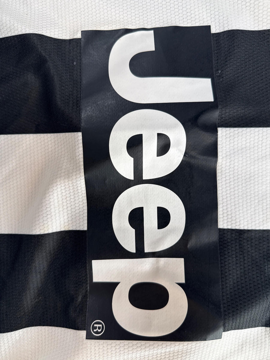 2012/13 Juventus Home Shirt Signed Vidal #23 (M)