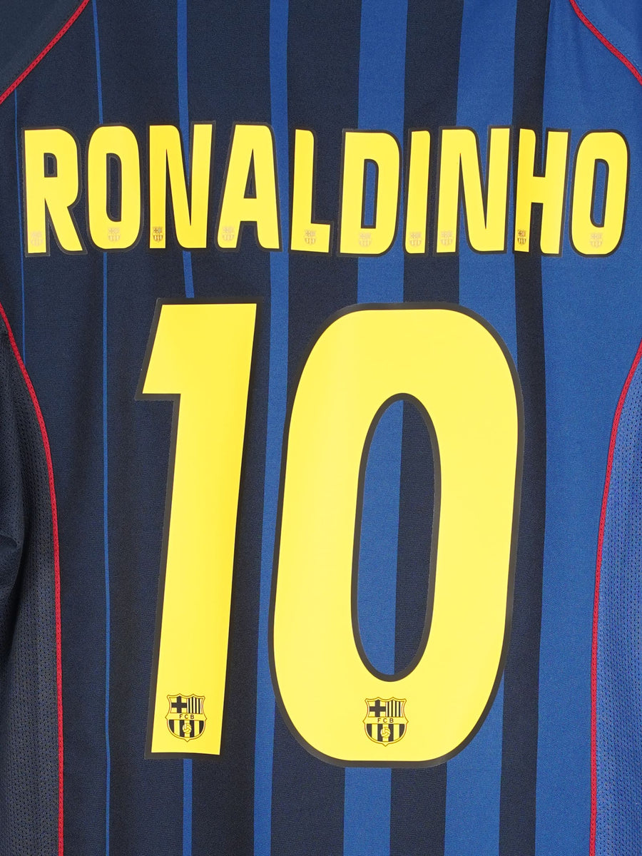 2004/5 Barcelona Ronaldinho #10 Away Shirt (M)