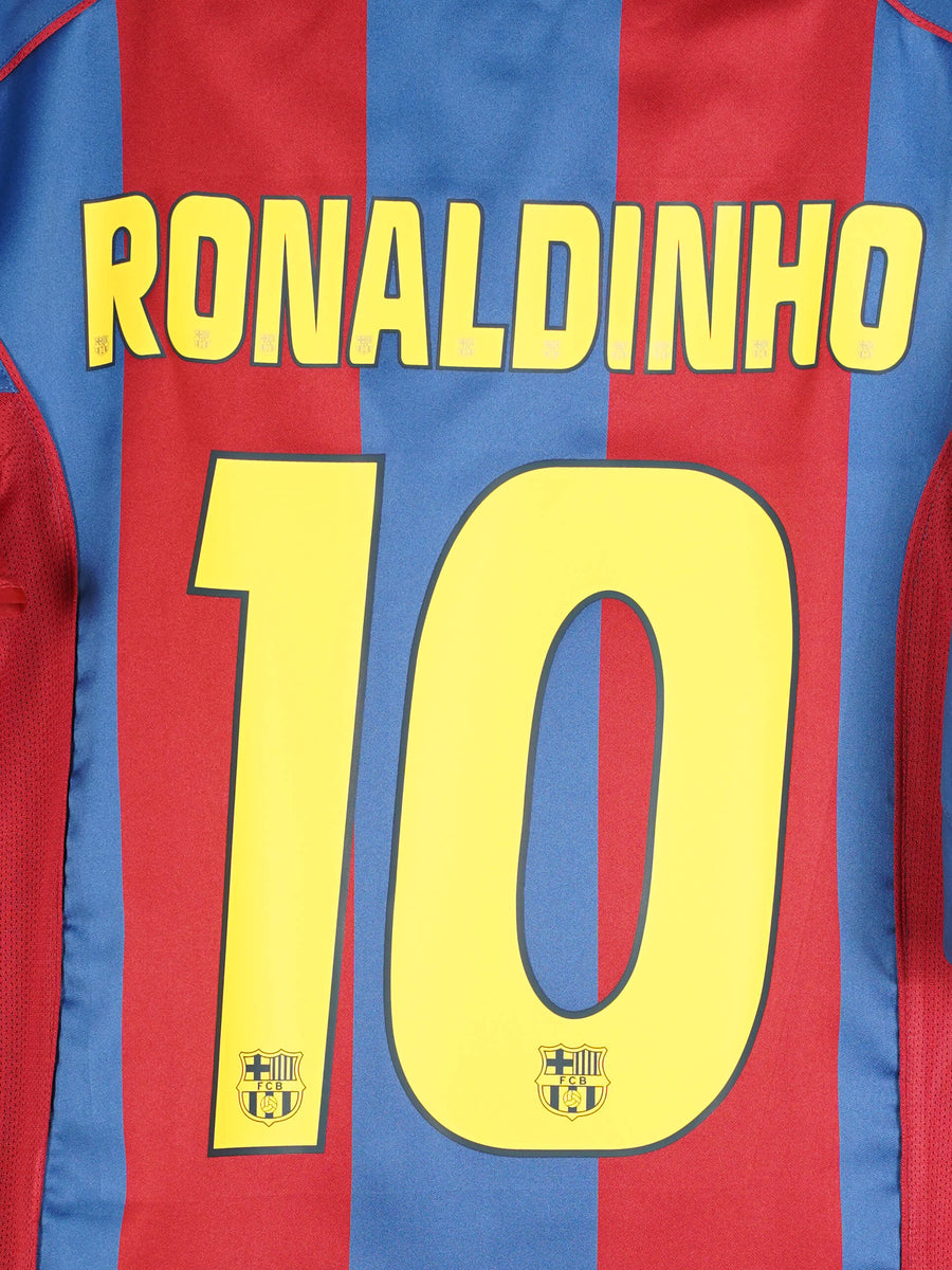 2004/5 Barcelona Ronaldinho #10 Home Shirt (M)