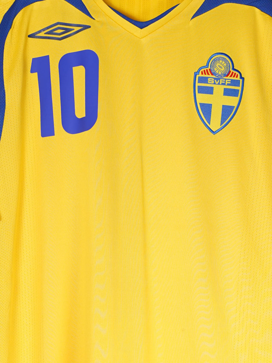 2007/8 Sweden Ibrahimovic #10 Home Shirt (L)