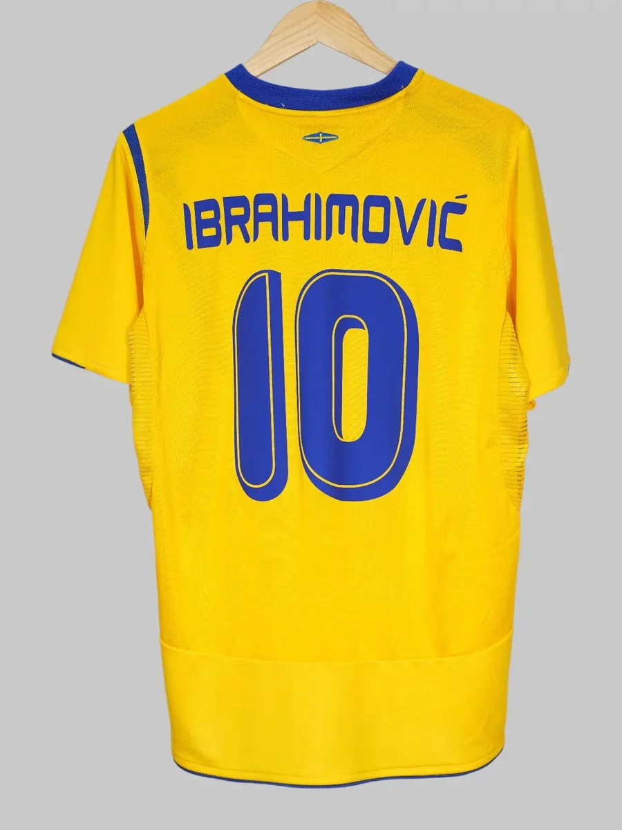 2006/7 Sweden Ibrahimovic #10 Home Shirt (L) Umbro