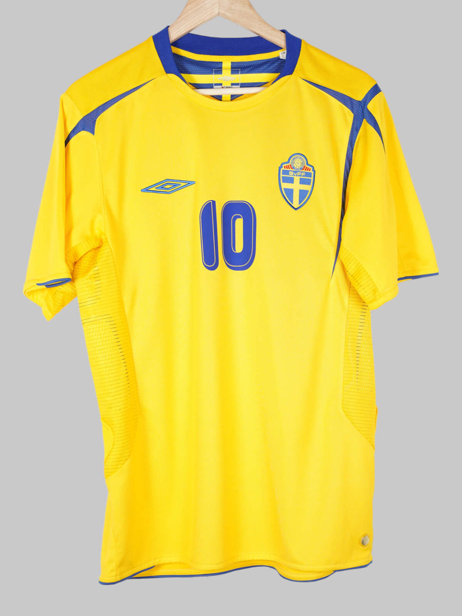 2006/7 Sweden Ibrahimovic #10 Home Shirt (L)