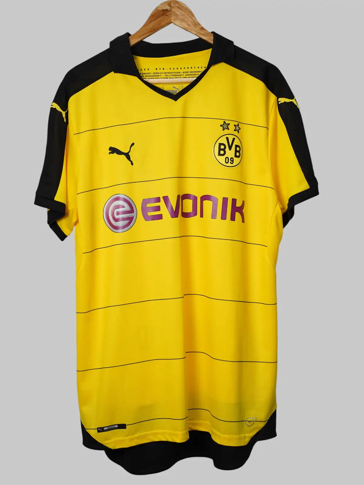 Borussia Dortmund Home Shirt 2015/16 Aubameyang #17 (XL)
