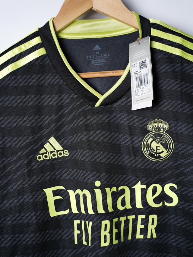 Real Madrid Away Shirt 2022/23 BNWT (M)