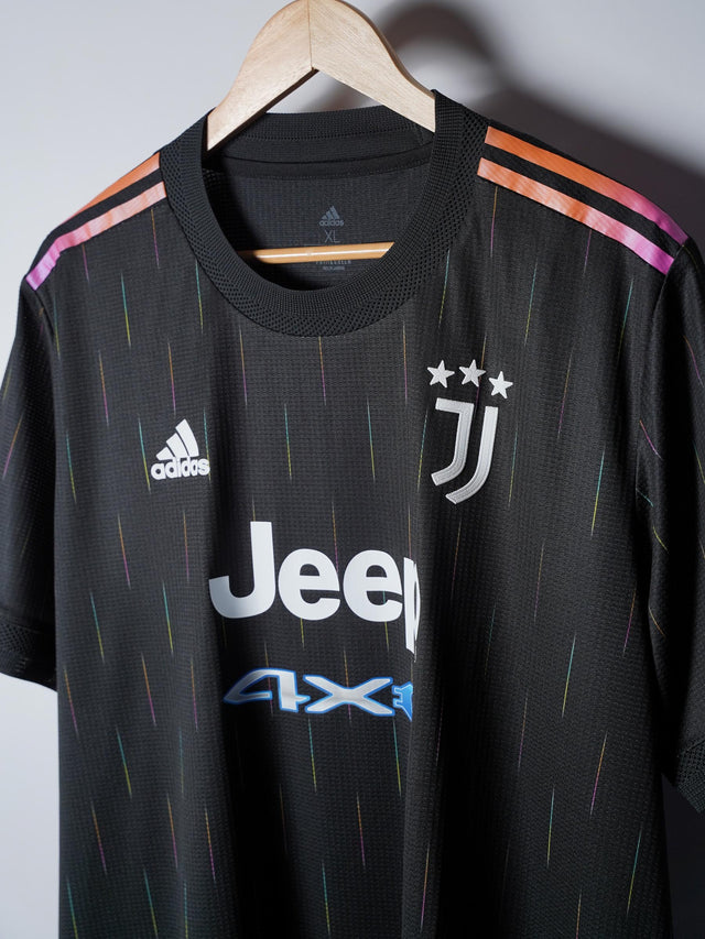 Juventus Away Shirt Player Issue 2021/22 (XL)