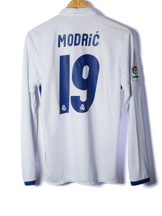 Real Madrid Home Shirt L/S 2016/17 Modric #19 (S)