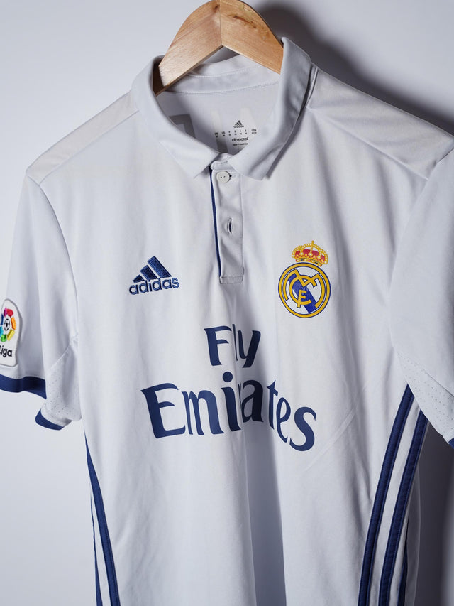 Real Madrid Home Shirt 2016/17 Bale #11 (M)