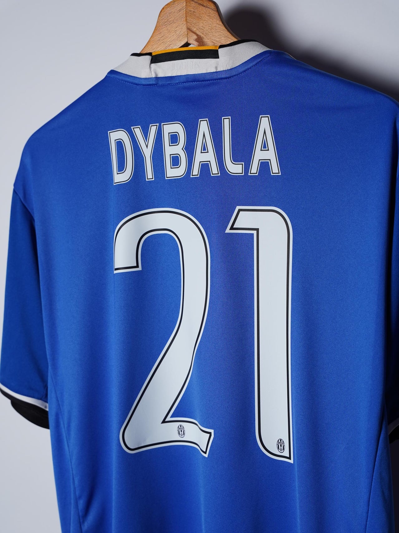 Juventus Away Shirt 2016/17 Dybala #21 (XL)