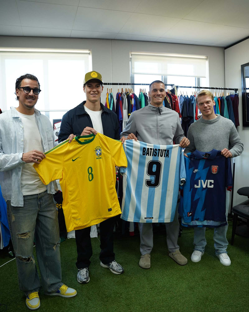 Heracles players Engels, Čestić, Kulenović and Žambůrek during their showroom visit ⭐