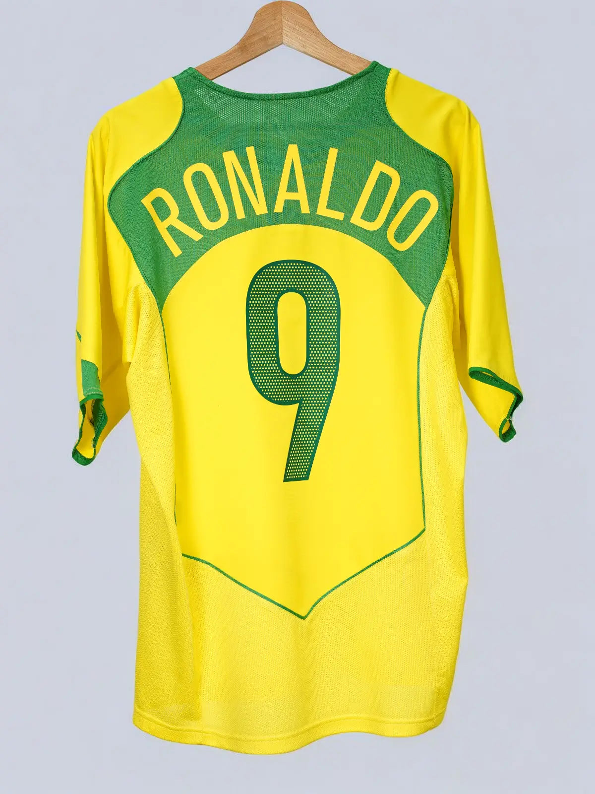 Brazil Home Shirt 2004/5 Ronaldo #9 (L)