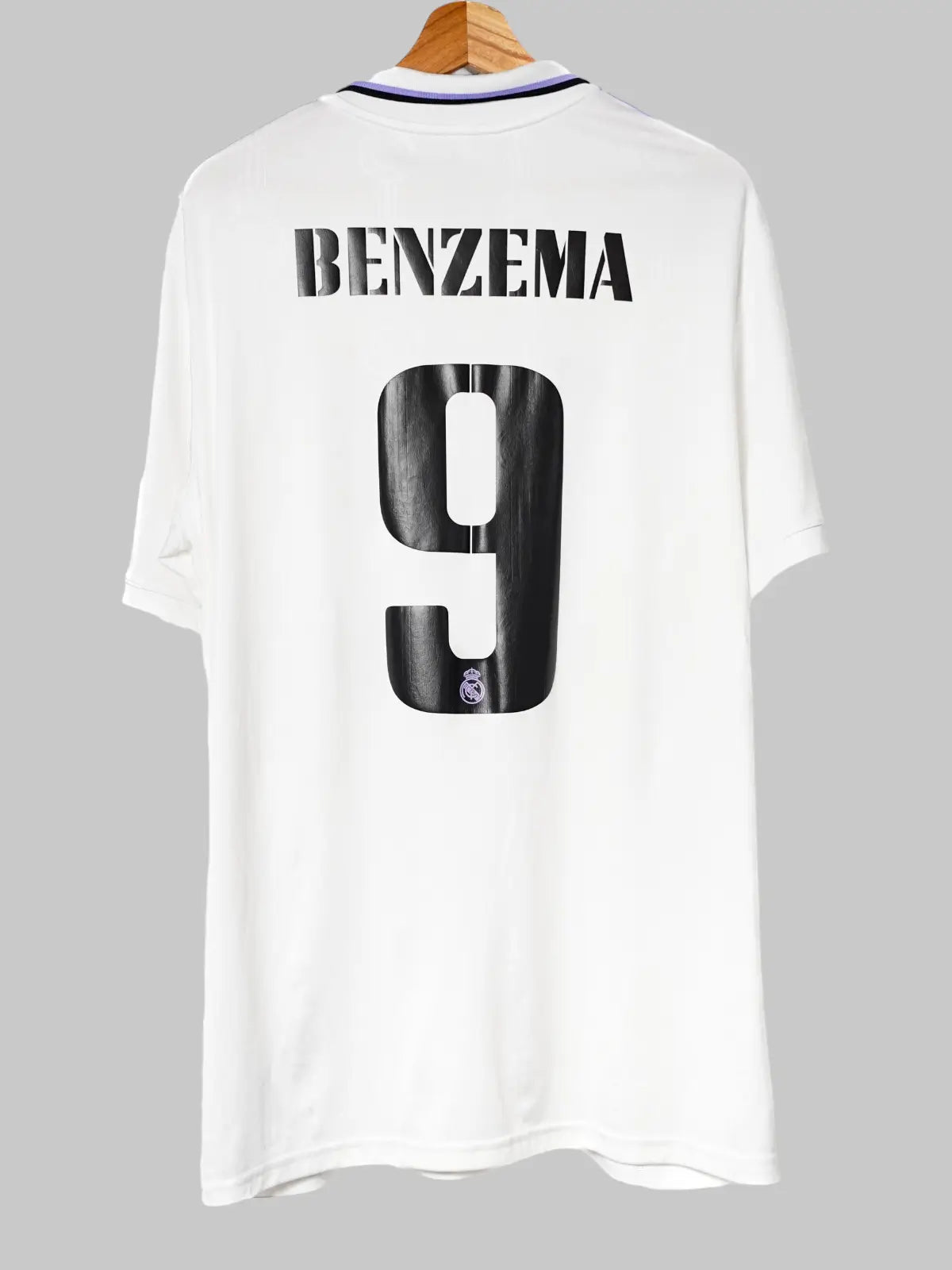 Real Madrid Home Shirt 2022/23 Benzema #9 (XL)