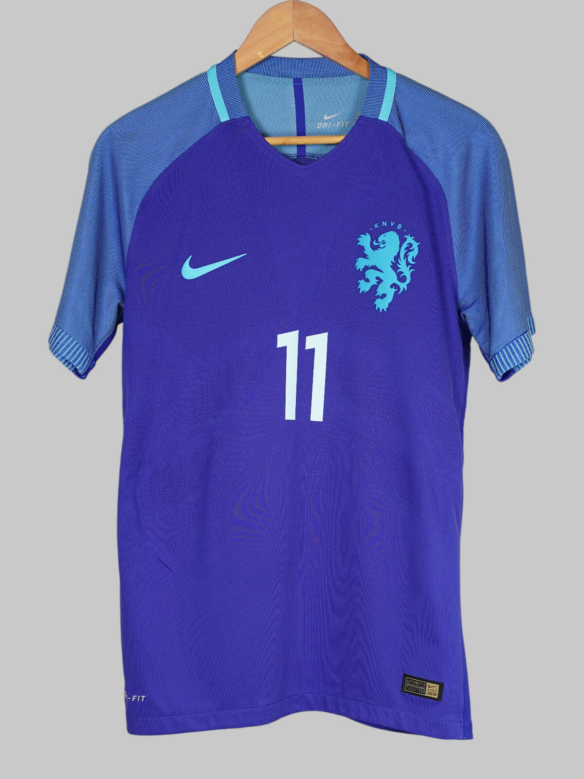 Netherlands Away Shirt 2016/17 Player Issue Robben #11 (M)