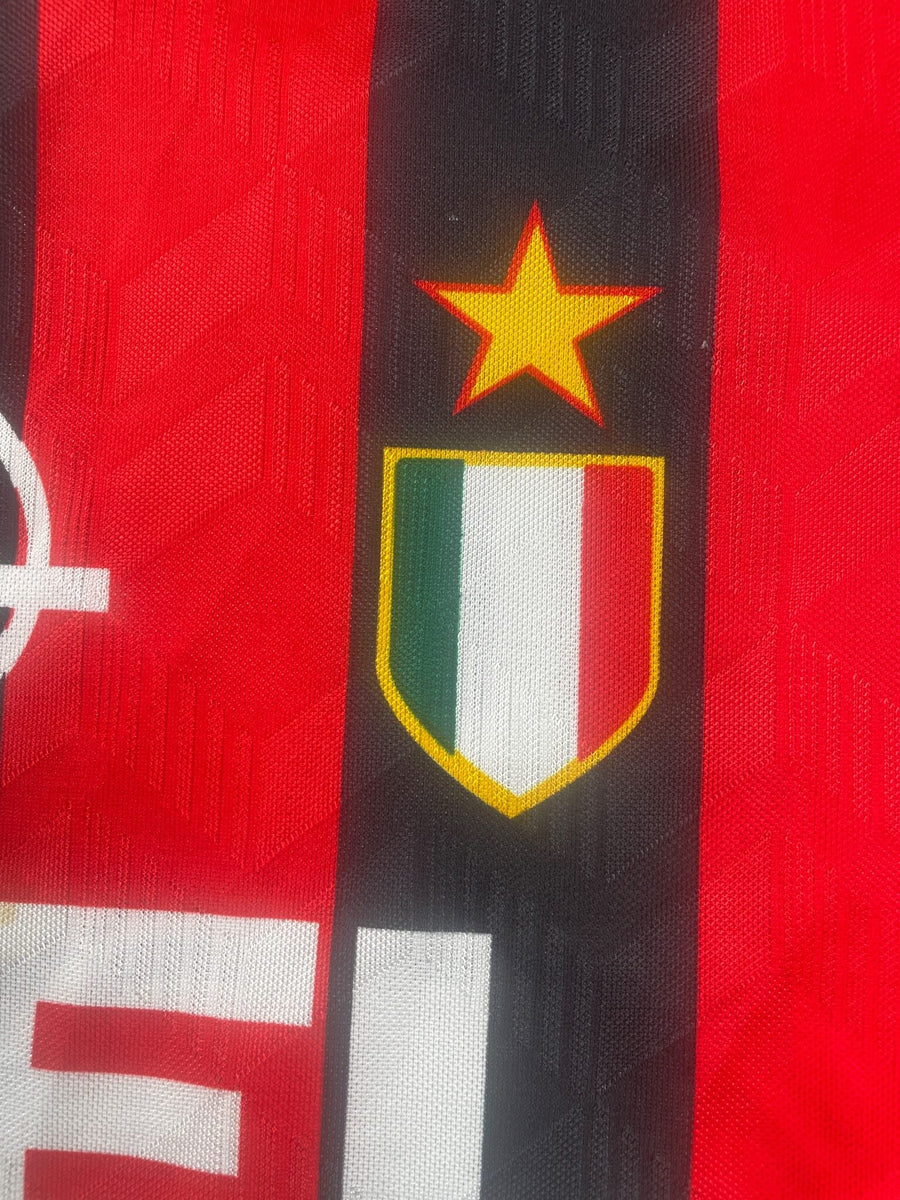AC Milan Davids #22 Fan Home Shirt Signed (XL)