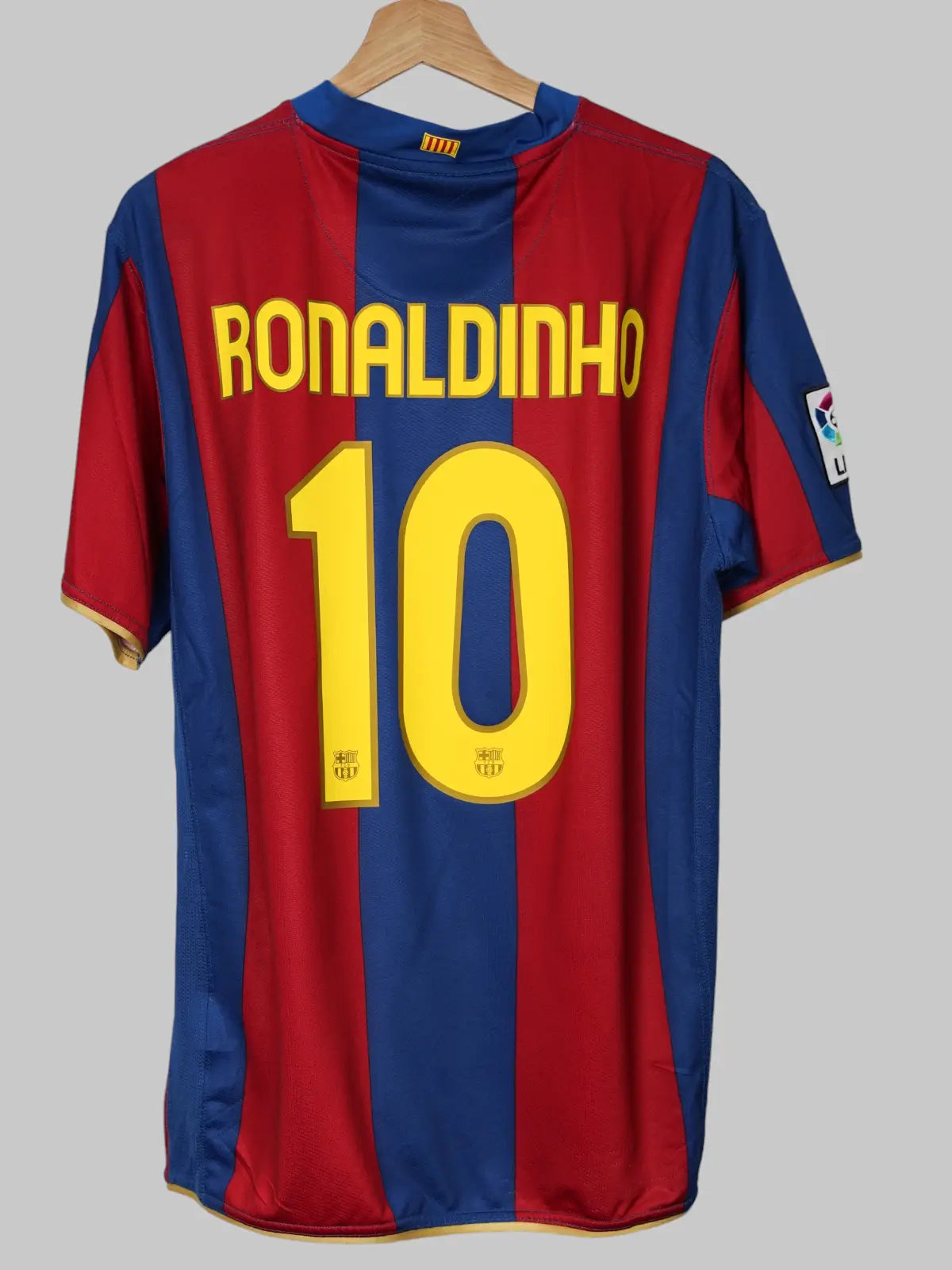 FC Barcelona Home Shirt 2007/8 Ronaldinho #10 (L)