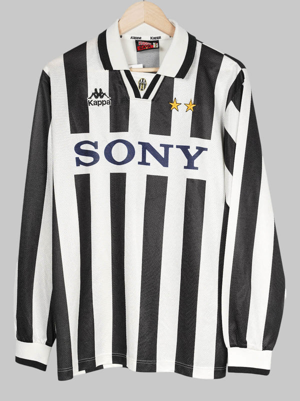 1996/97 Juventus Home Shirt (L)
