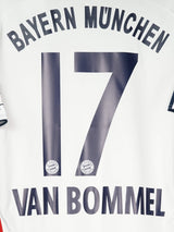 2006/07 Bayern Munich Van Bommel #17 Away Shirt (M)