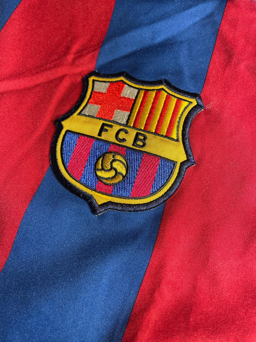 2005/6 Barcelona Ronaldinho #10 Home Shirt (XL)