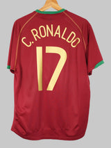 2006/7 Portugal C.Ronaldo #17 Home Shirt (M)